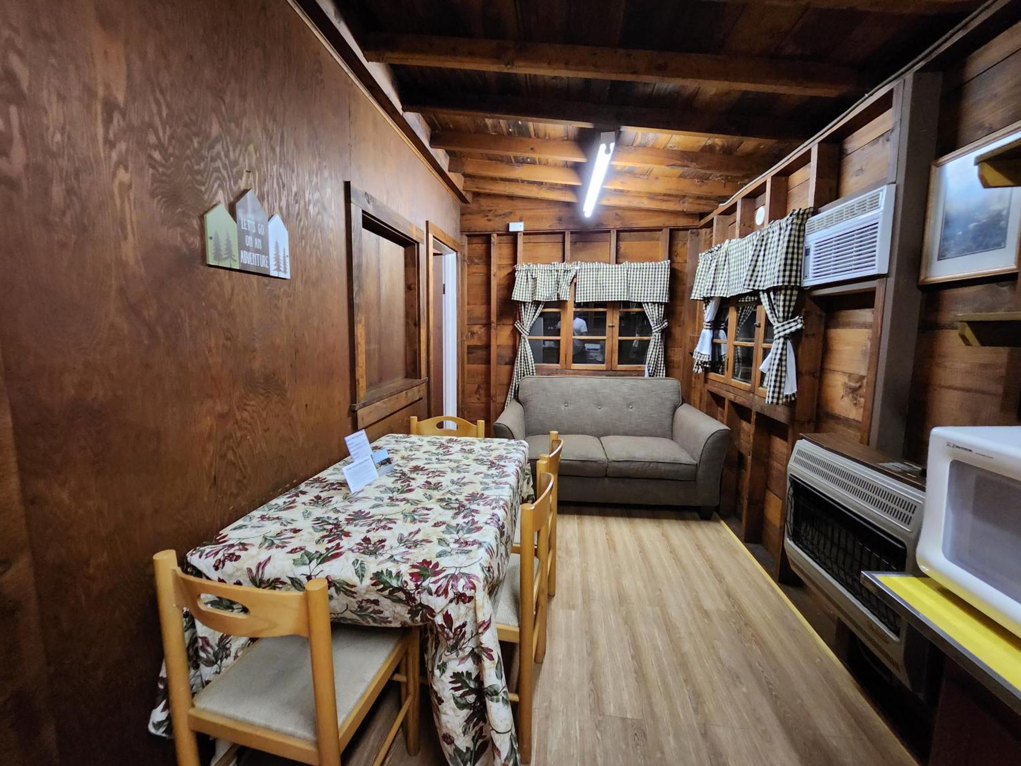 Moreno'S Adirondack Cabins Saranac Lake Exterior foto